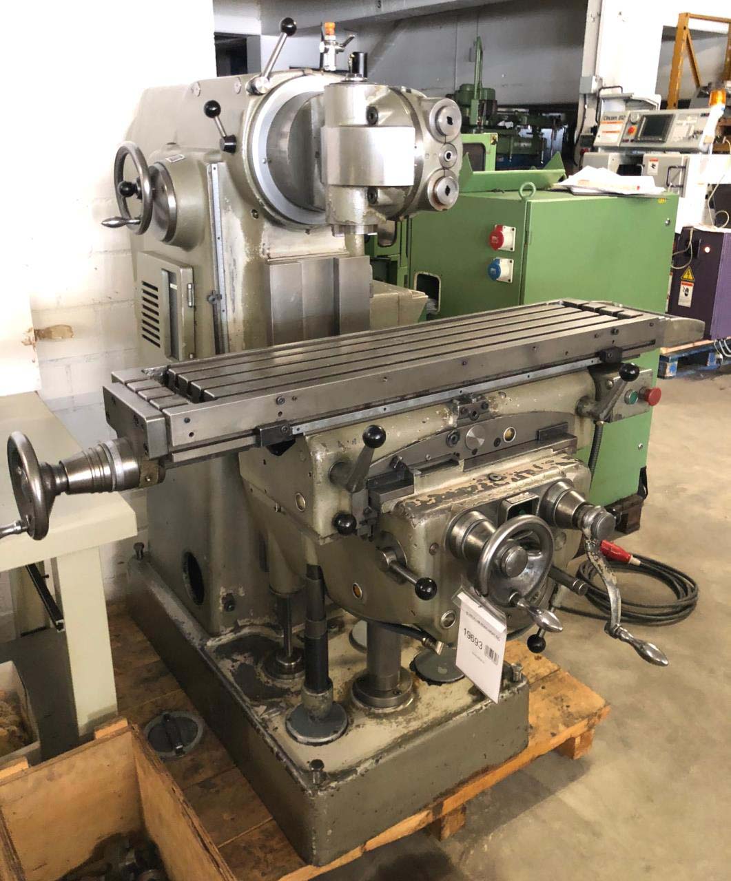 Фото фрезерного універсального верстата Schaublin 53